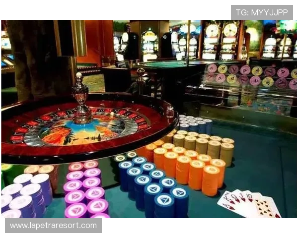 赌场老虎机图片高清大图展示，带你领略豪华赌场的精彩瞬间